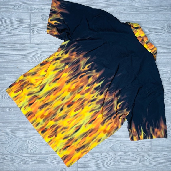 Benny's Flame Design Camp Bowling Casual Shirt Size small Short Sleeve Button Up - Picture 4 of 5